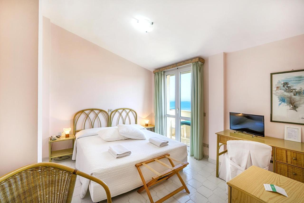 Hotel Mida Scoglitti Exterior foto